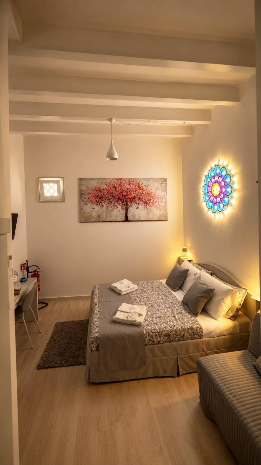 Photo of the whole room, Bedroom
