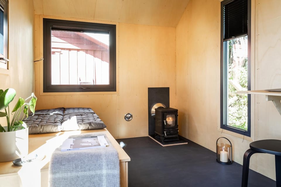 fireplace, pet friendly