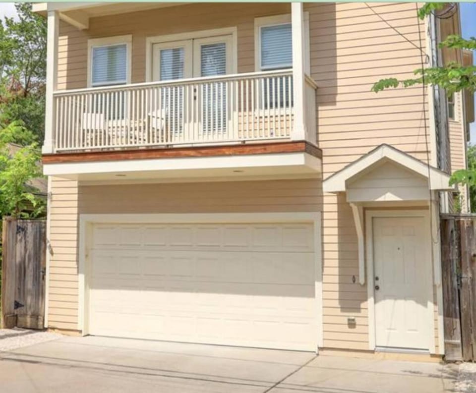Property building, Day, Street view