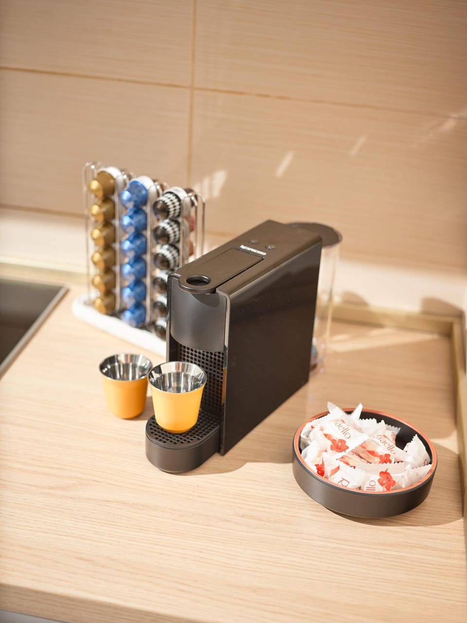 Coffee/tea facilities, Food and drinks