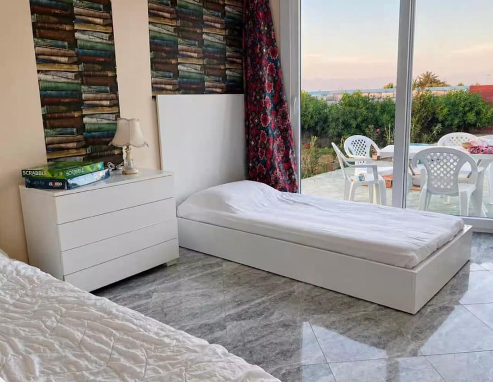 Natural landscape, Bedroom, Mountain view