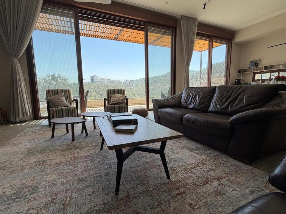 Jerusalem Mountain Haven - Luxury Villa Villa in Jerusalem