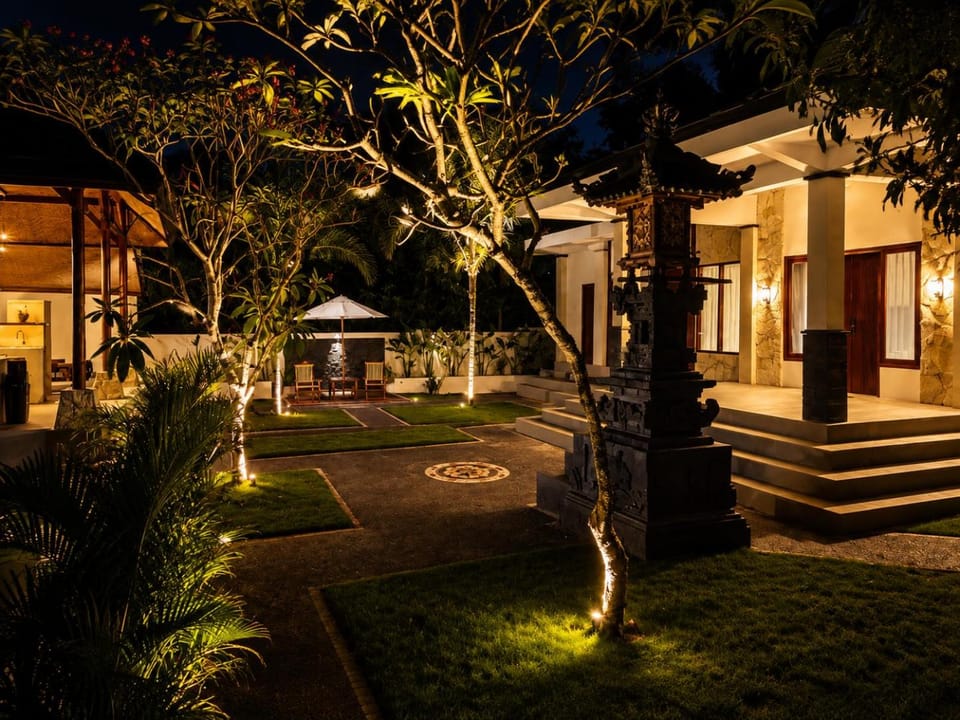 Property building, Natural landscape, Garden, Garden, Garden view