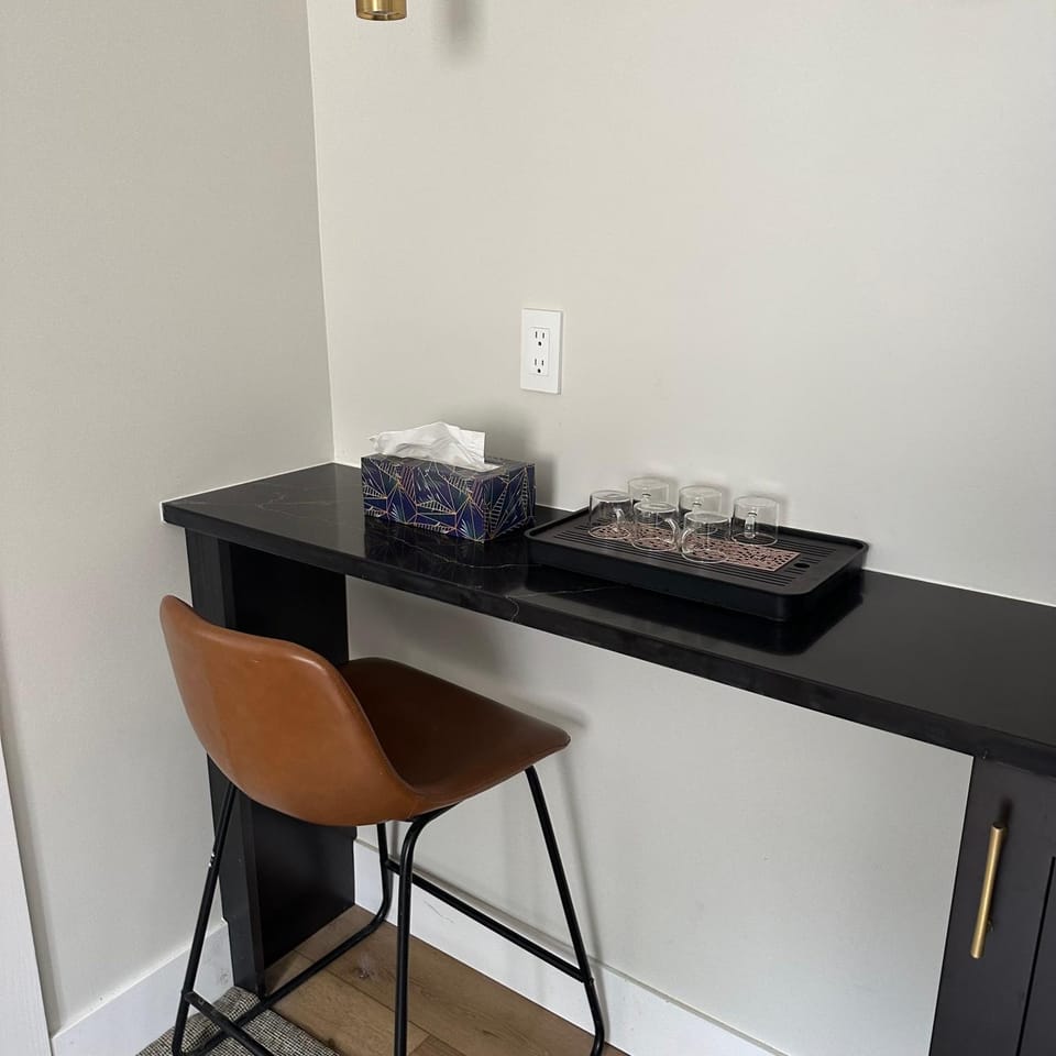 Modern 3-Bedroom Private Home Villa in University City
