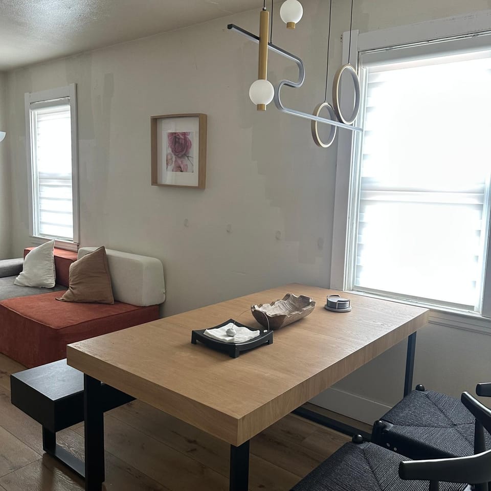 Modern 3-Bedroom Private Home Villa in University City