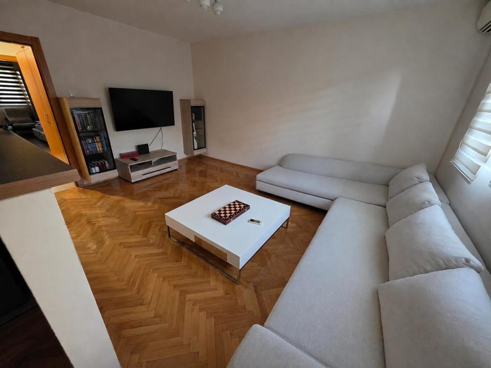 Stan Stari Aerodrom Apartment in Podgorica