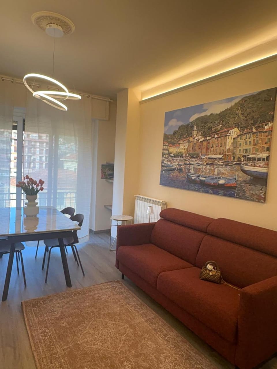 WELCOME RIVIERA-COLOMBO 12-102-totalmente rinnovato luglio 2026-3 camere da letto CIASCUNA CON CONDIZIONATORE -150 m dal centro - parcheggio a 20 euro al giorno da prenotare -parking at 20 euro per day if available Apartment in Rapallo