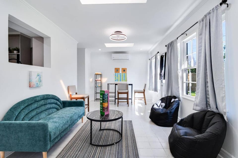 Midtown Haus: Game Rm + Fire Pit House in Scott