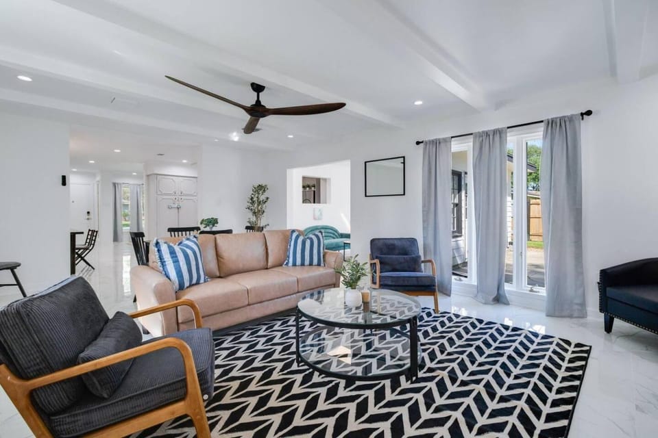 Midtown Haus: Game Rm + Fire Pit House in Scott