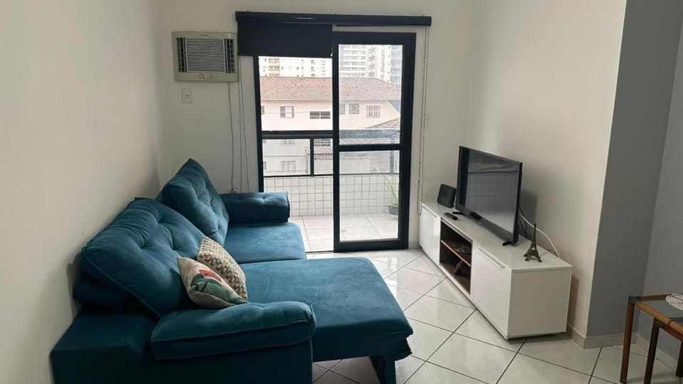 TV and multimedia, Living room, Seating area, air conditioner