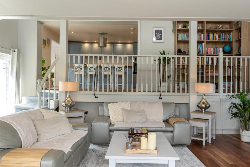 Living room, Seating area