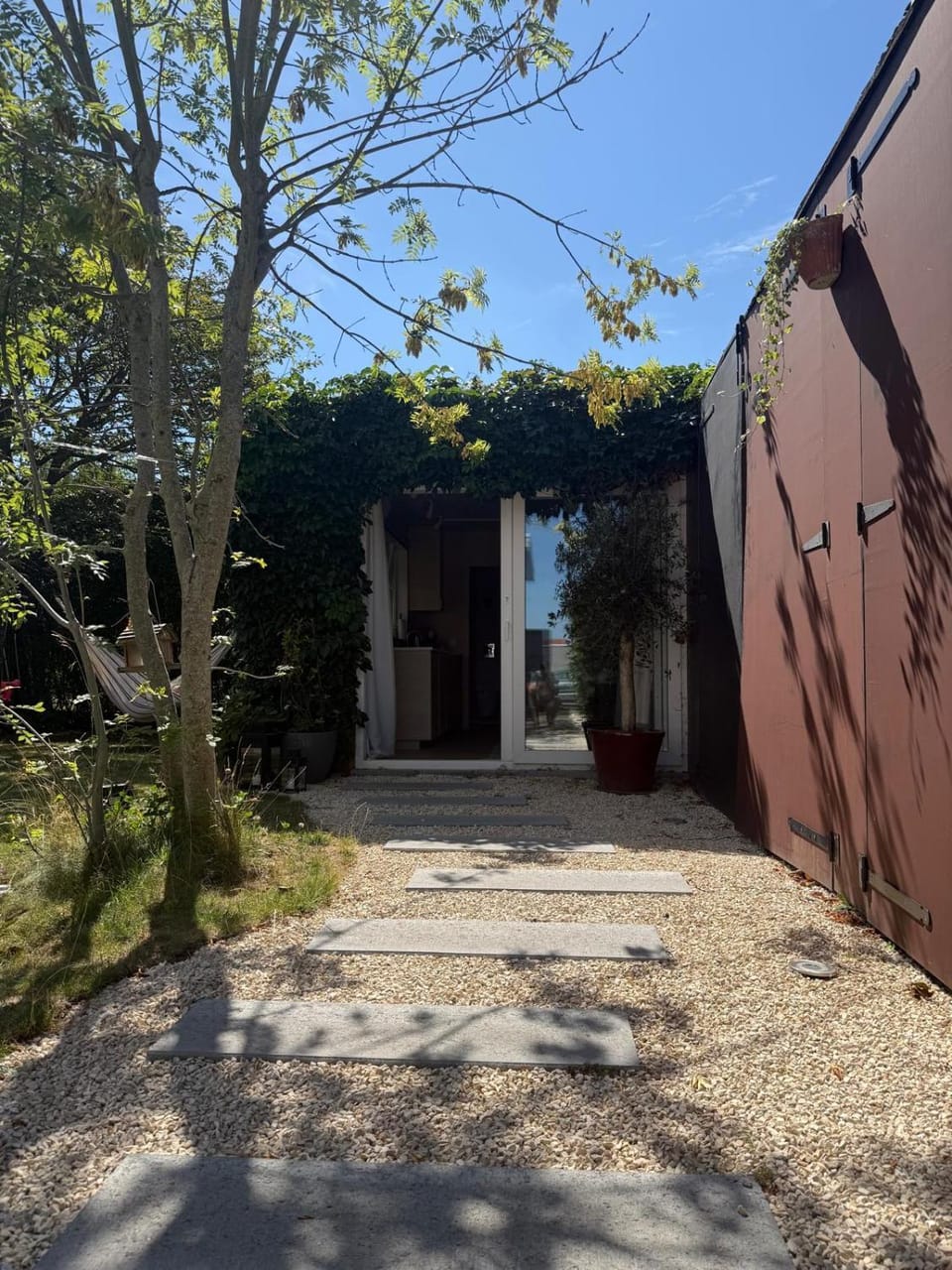 Cozy Garden Studio with Private Entrance Bed and Breakfast in Belgium