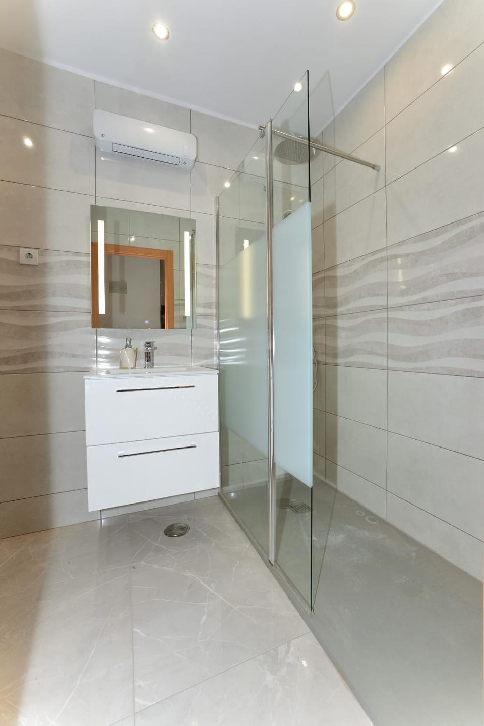 Shower, Bathroom