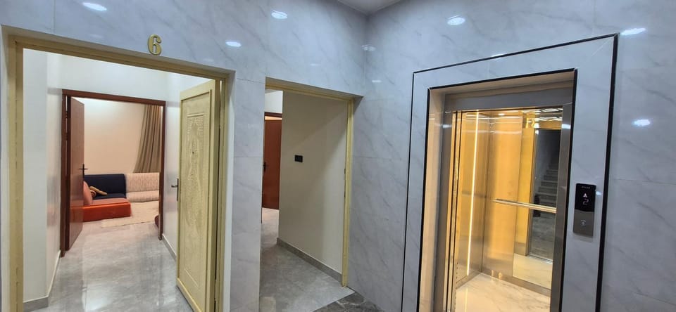 شقة 5 غرف و4 دورات مياه بالقرب من المطار Apartment in Saudi Arabia