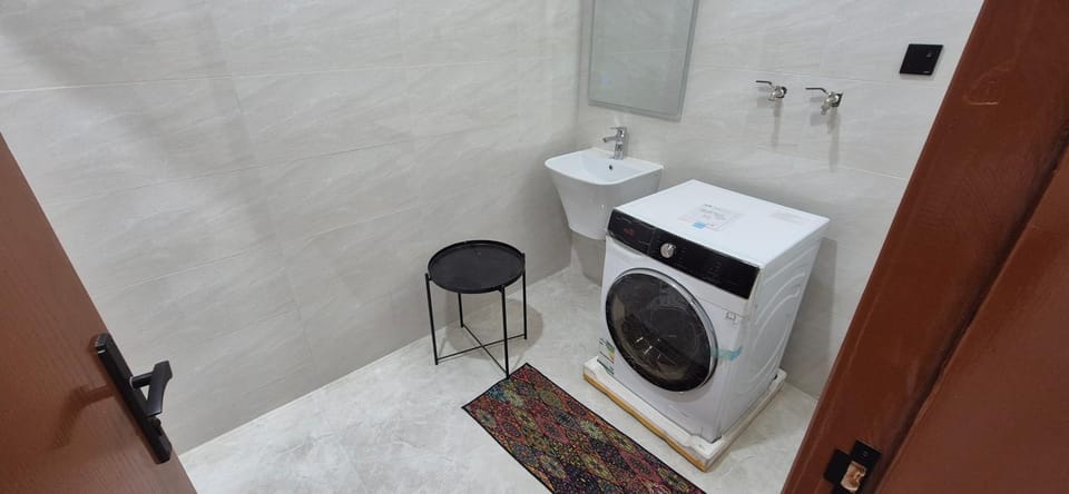 شقة 5 غرف و4 دورات مياه بالقرب من المطار Apartment in Saudi Arabia
