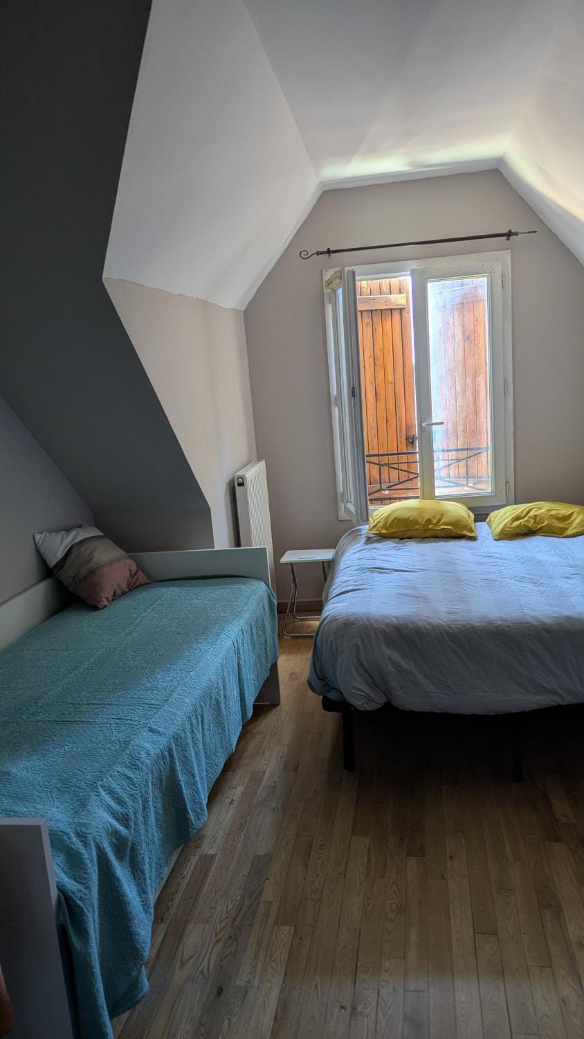 Bed, Photo of the whole room