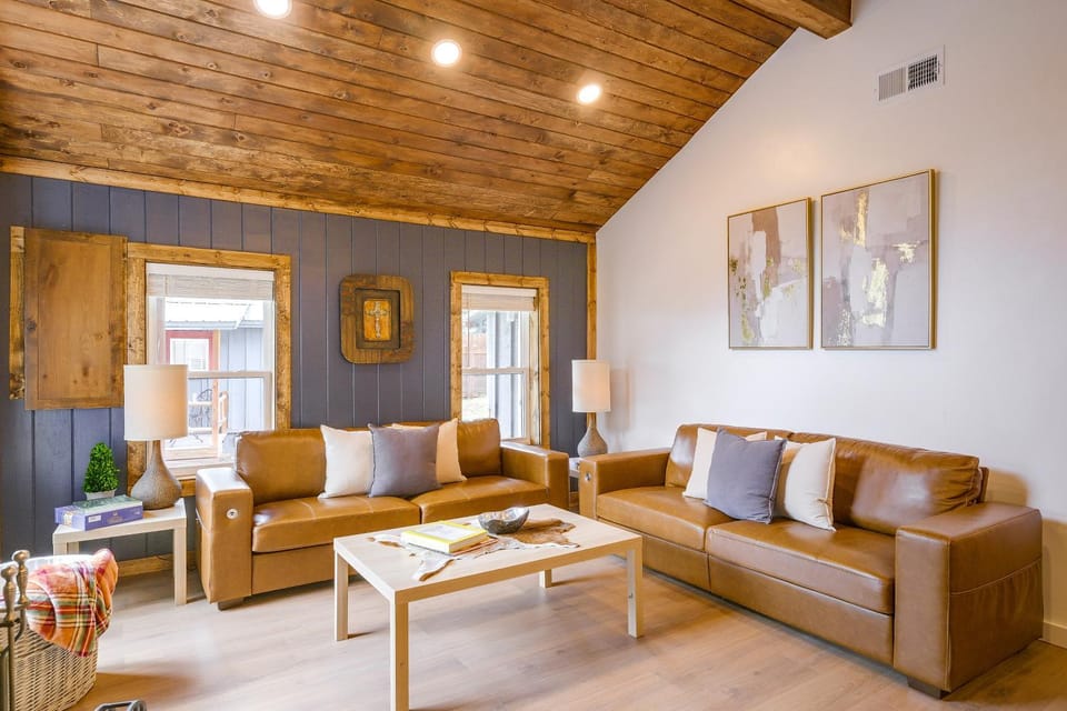Walk to Main St: Red River Lodge w/ Ski Views! House in Red River