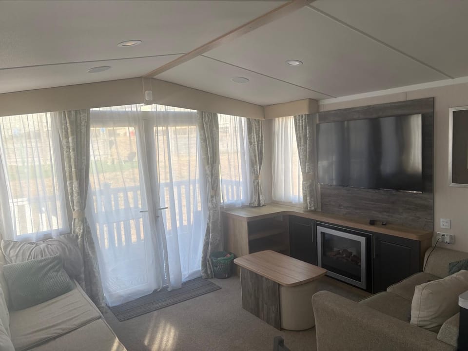 Luxury caravan Campground/ 
RV Resort in Hastings