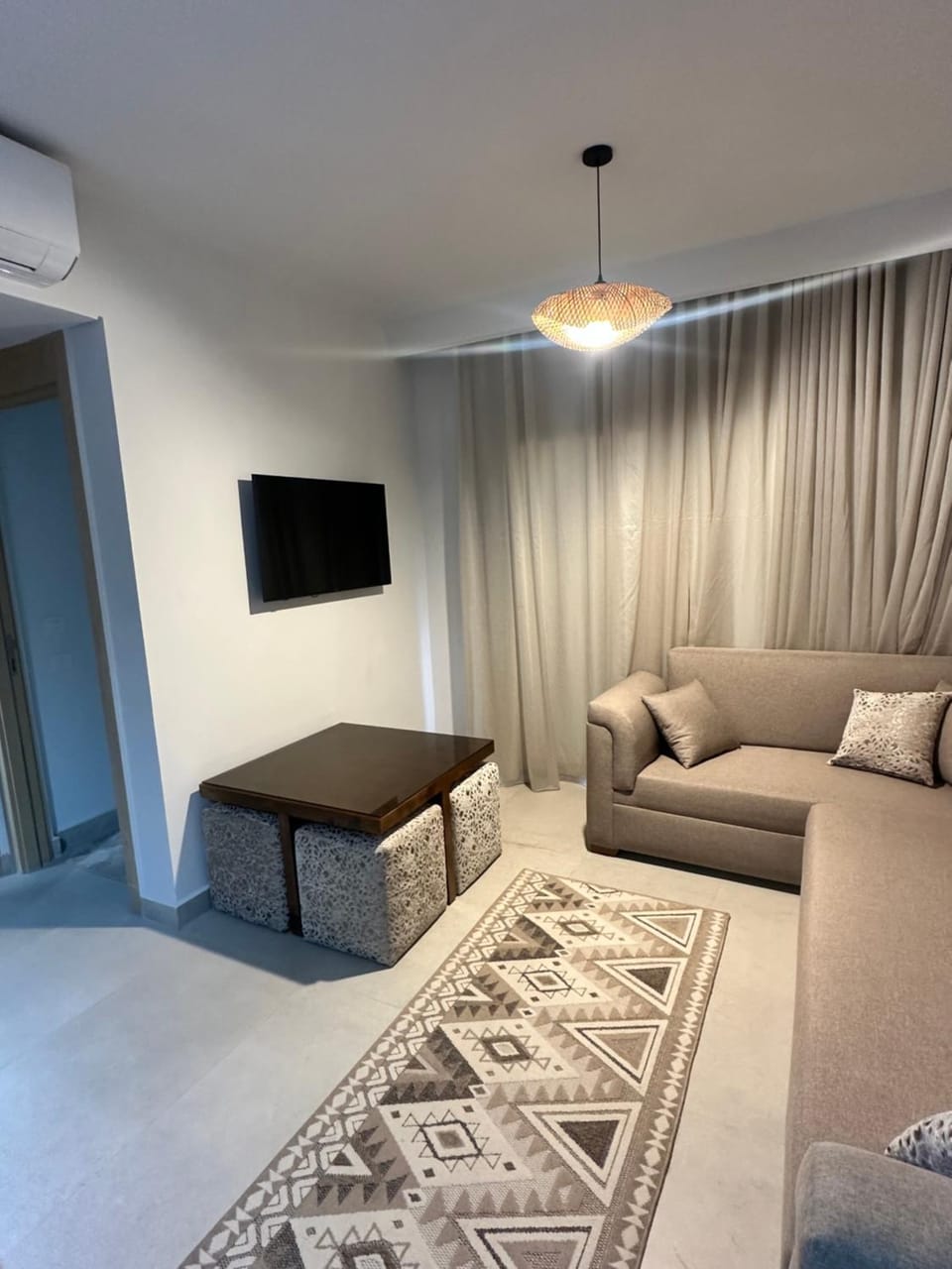 Communal lounge/ TV room, TV and multimedia, Living room, Seating area, Evening entertainment