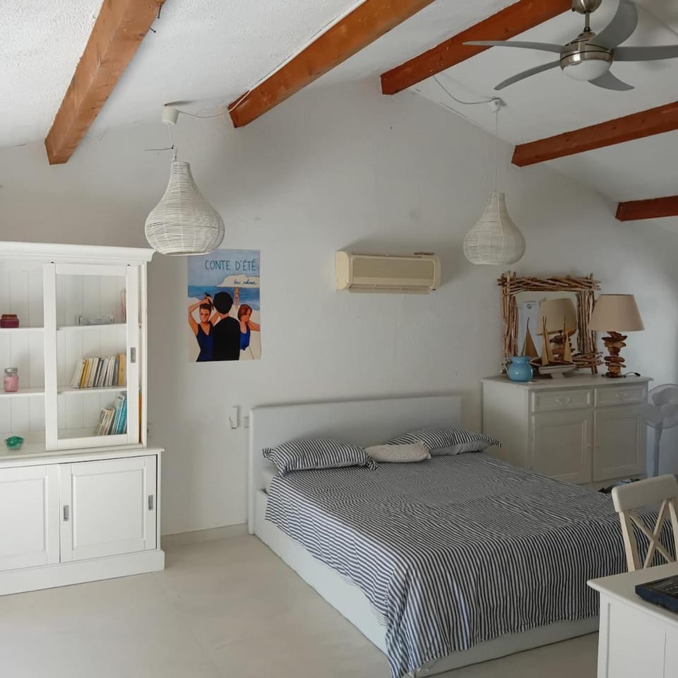 Bright villa with pool Villa in Roquebrune-sur-Argens
