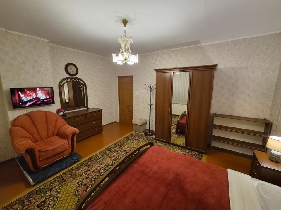 Bed, TV and multimedia, Bedroom, wardrobe