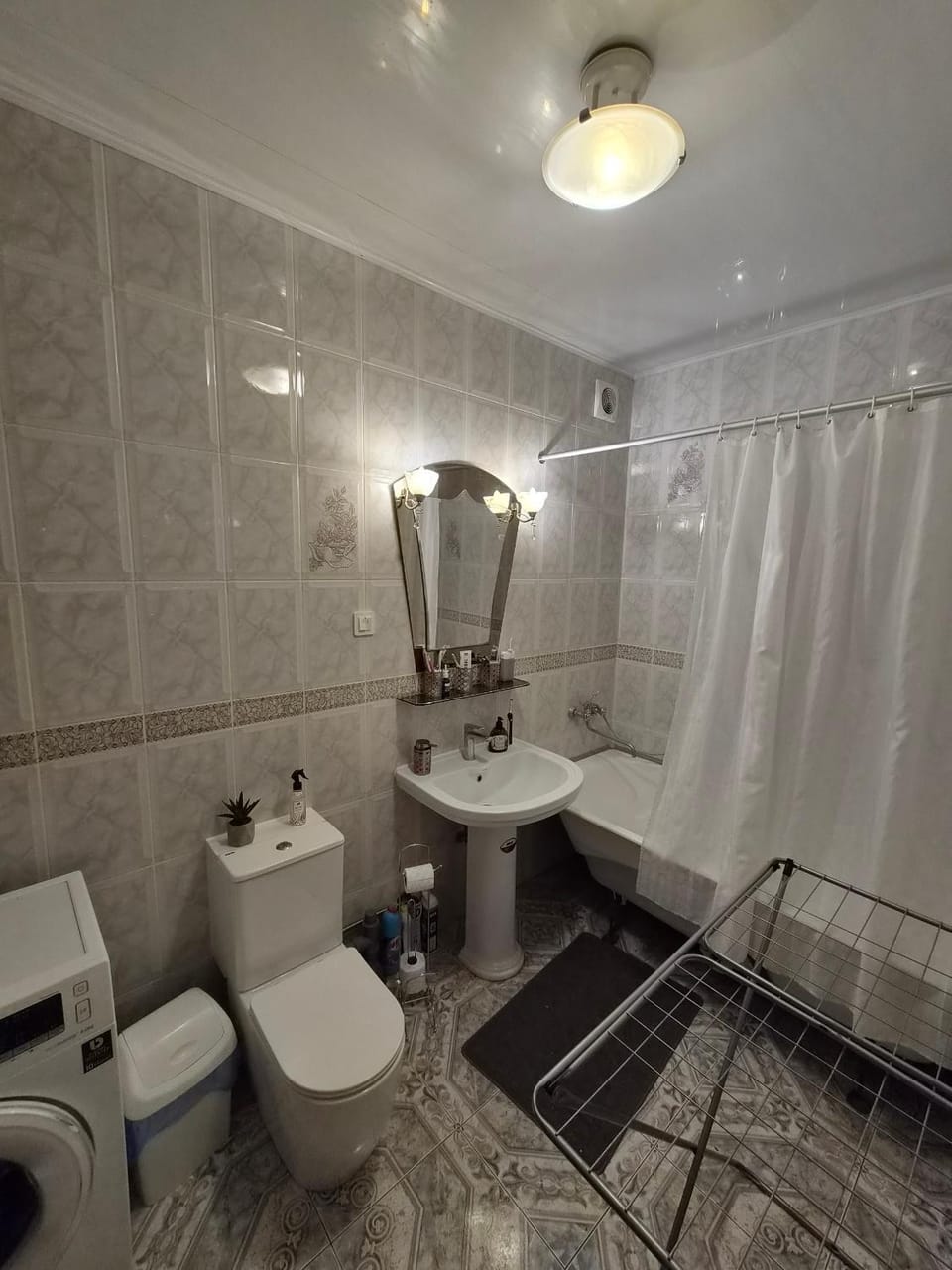 Shower, Toilet, Bath