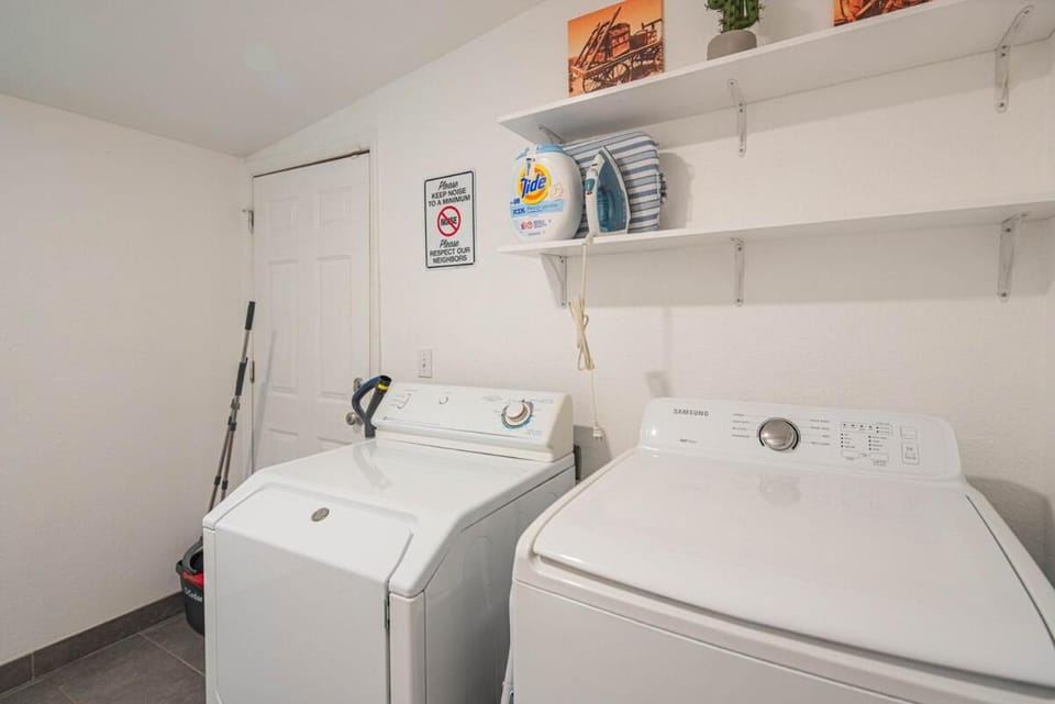Saddle & Sage Retreat - Heated Pool & Game Lounge House in Scottsdale