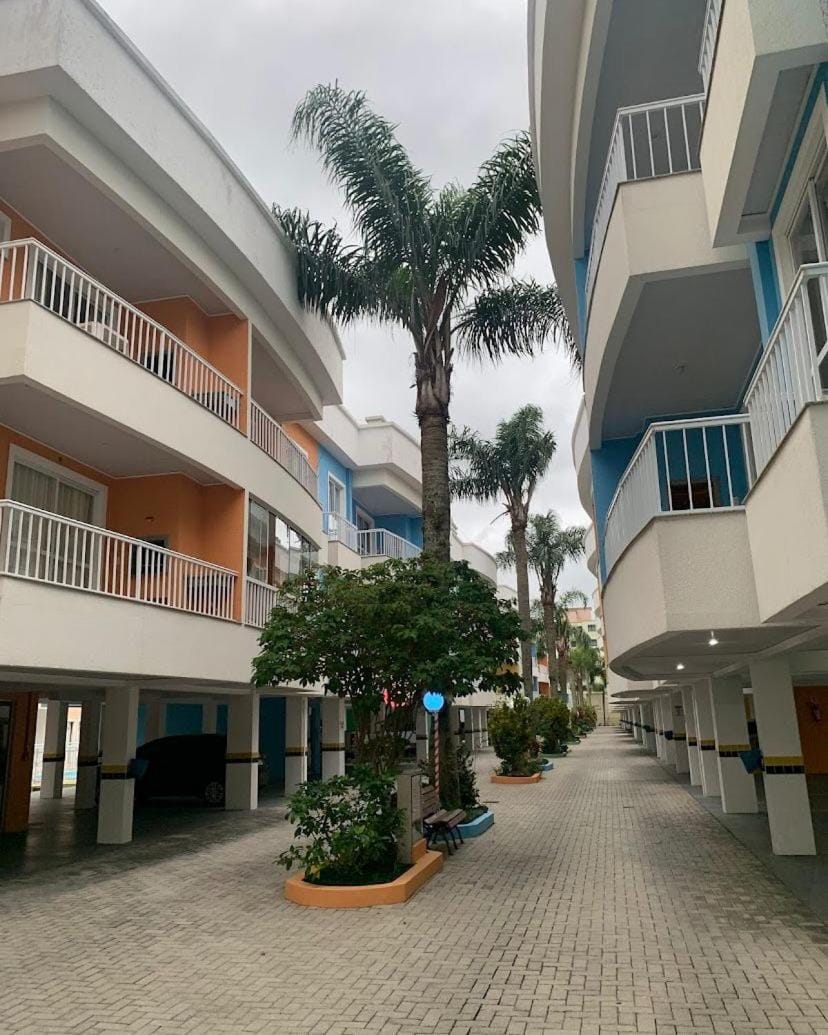 Belo Apartamento com Piscina - San Victor Apartment in Bombinhas