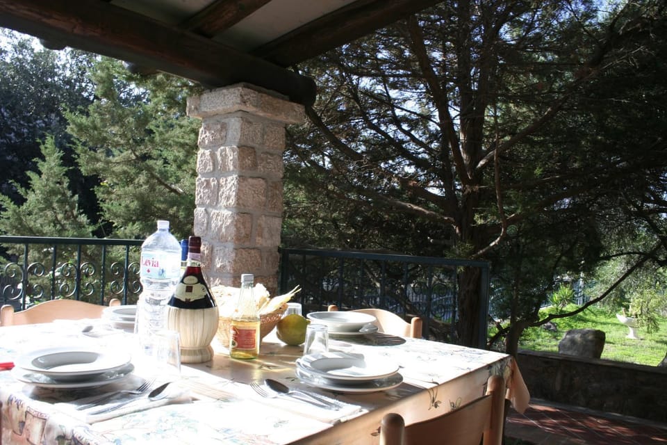 Patio, Dining area