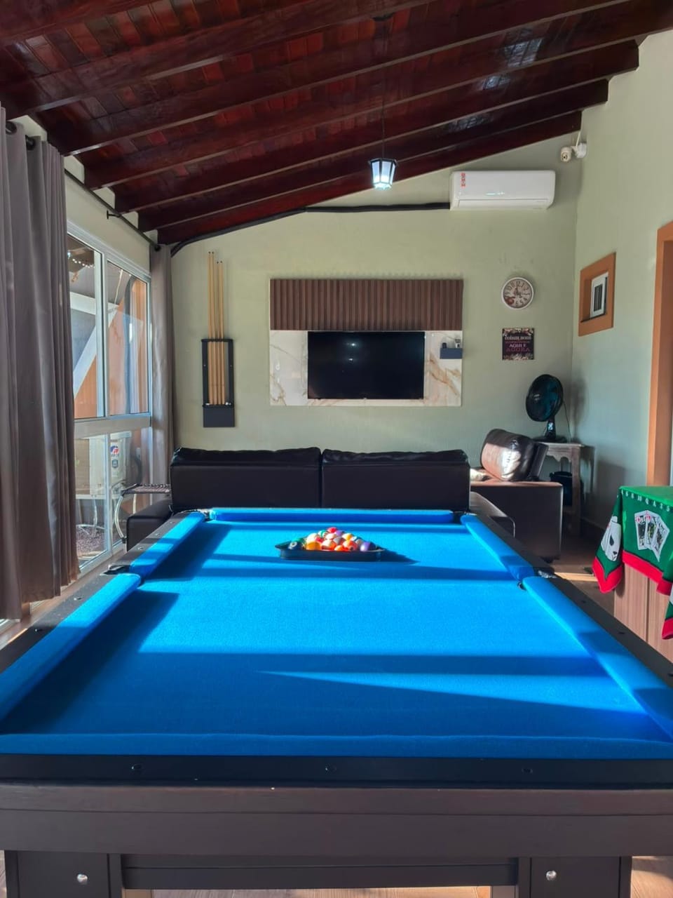 Billiard, Game Room