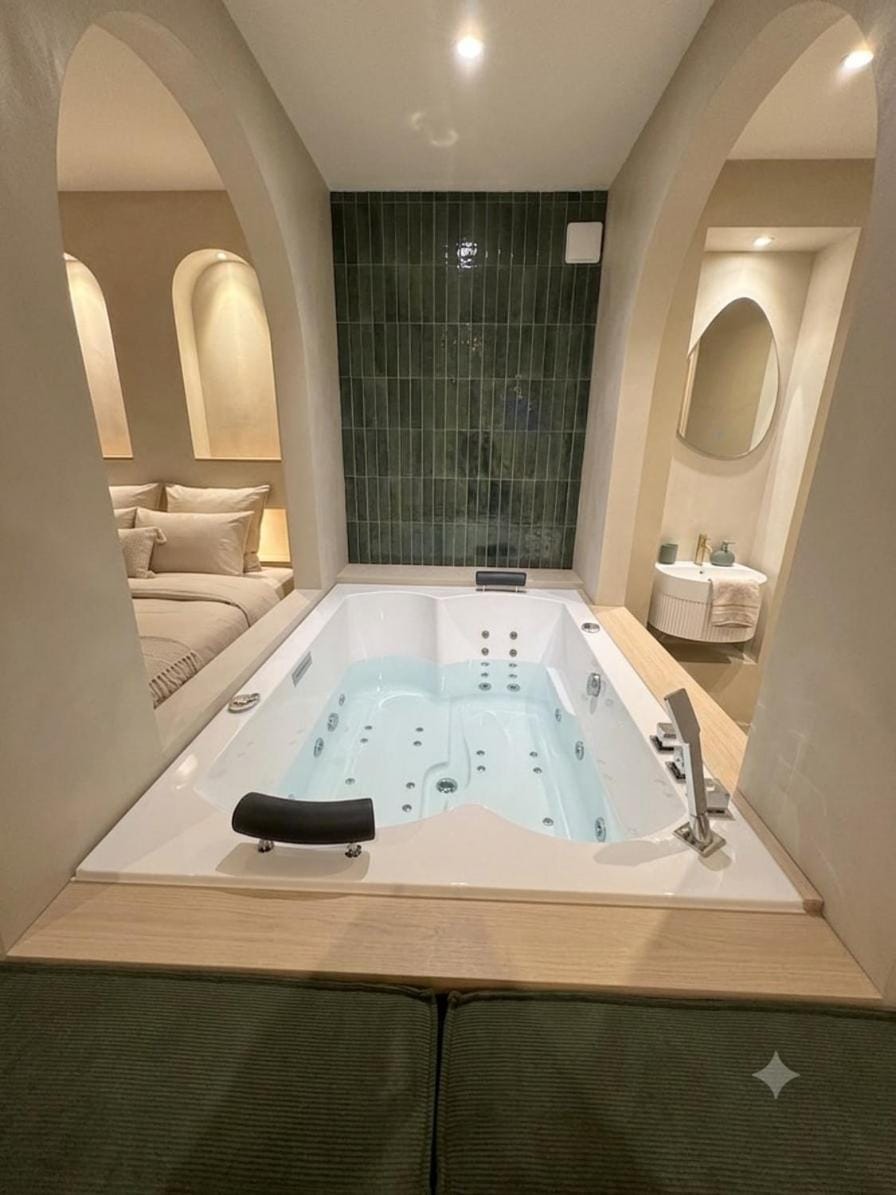 Hot Tub, Spa and wellness centre/facilities
