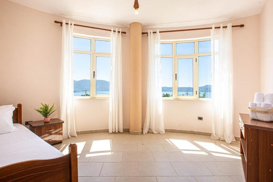 Radhima Res 8 - Two Bedroom, Sea View & Kitchen Apartment in Vlorë County, Albania