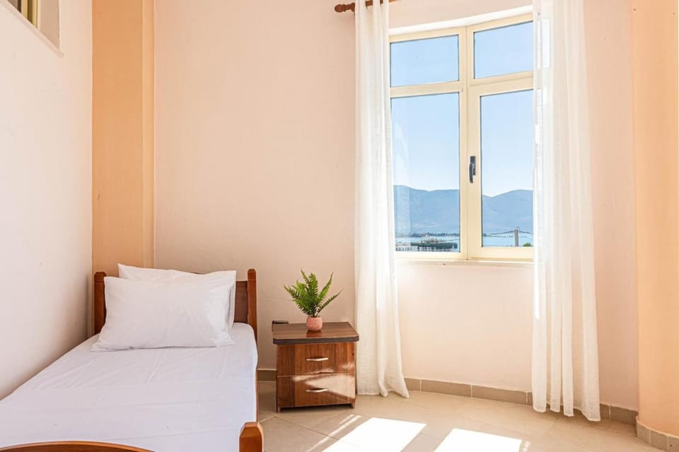 Radhima Res 8 - Two Bedroom, Sea View & Kitchen Apartment in Vlorë County, Albania