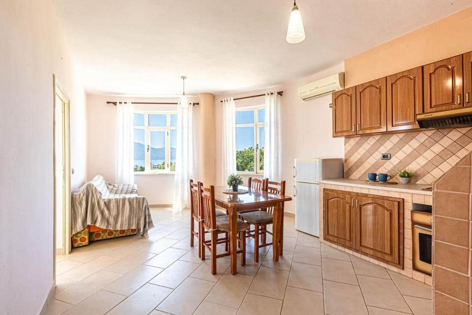 Radhima Res 8 - Two Bedroom, Sea View & Kitchen Apartment in Vlorë County, Albania