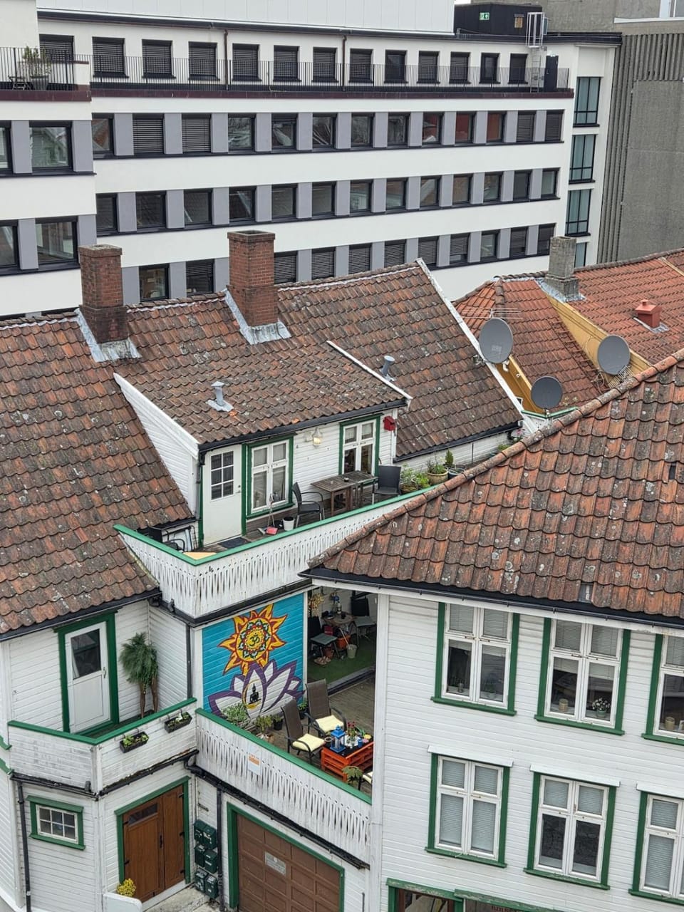 Property building, Neighbourhood, City view, Street view, Location