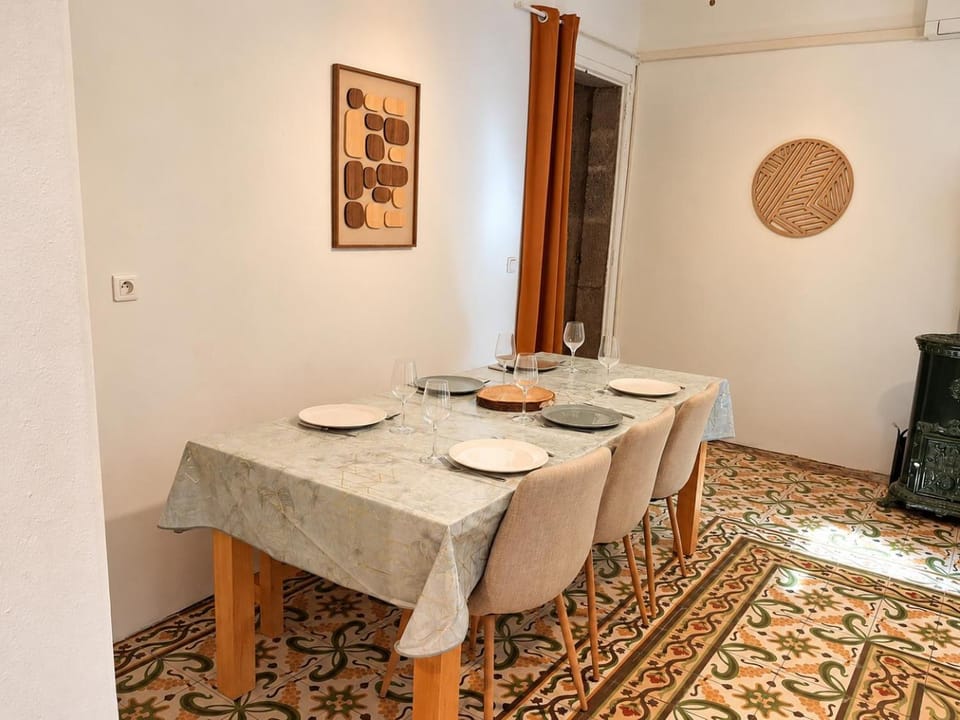 Grand T3 - Clim - Wi-Fi - Terrasse - Centre-Ville Apartment in Agde