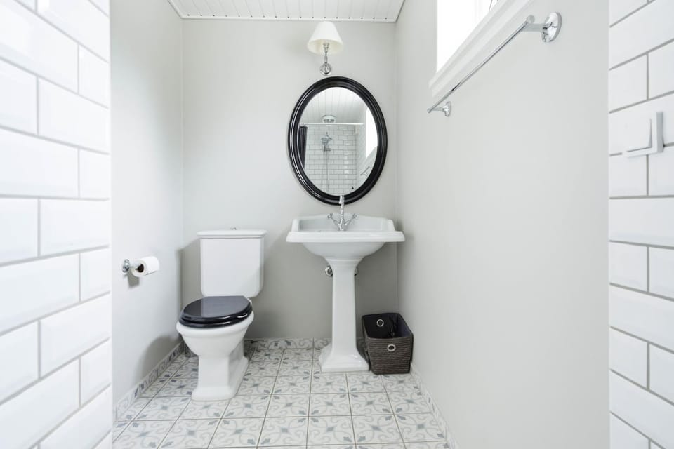 Toilet, Bathroom