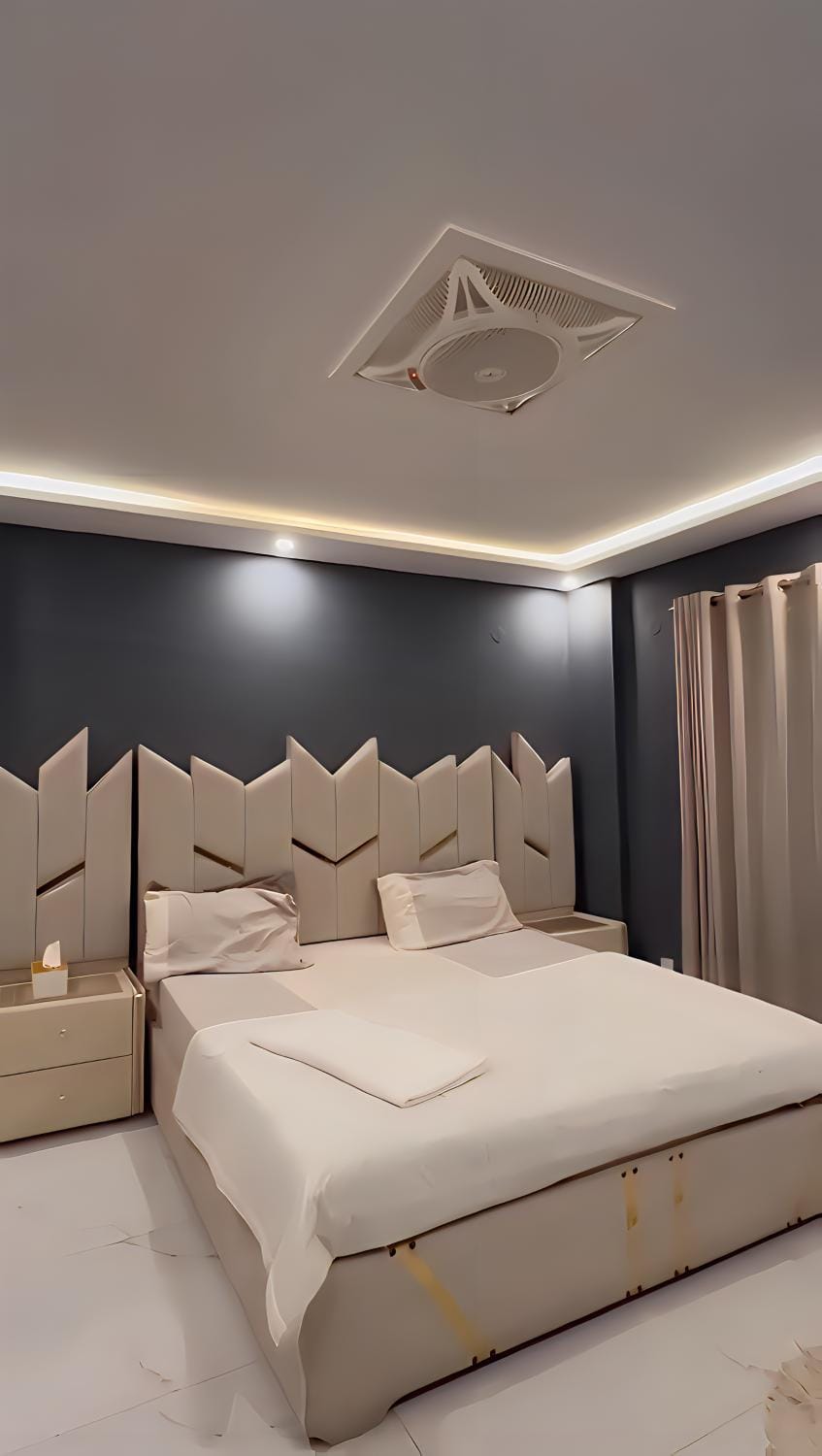 THE ROYAL ESCAPE - Luxury 1 Bed Apartment in Lahore