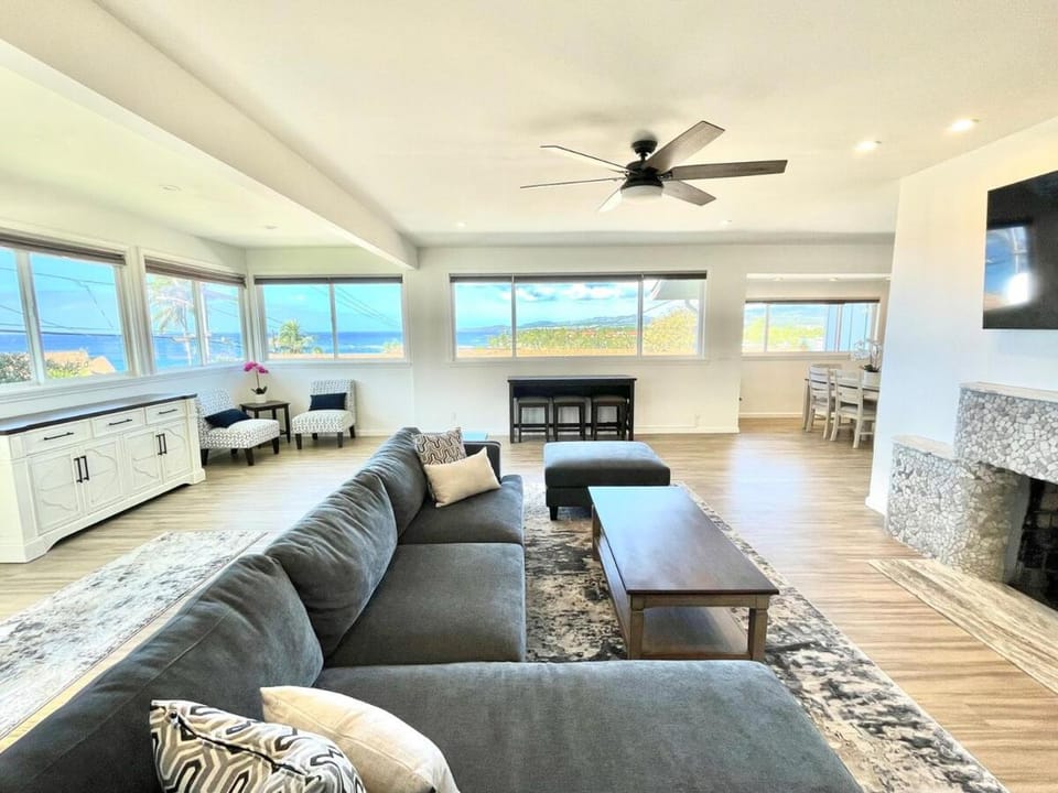 Poipu Ocean View Main Home, plus extra suite, 5 Min Walk To Beach House in Poipu