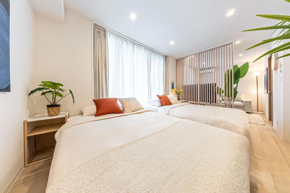 Photo of the whole room, Bedroom