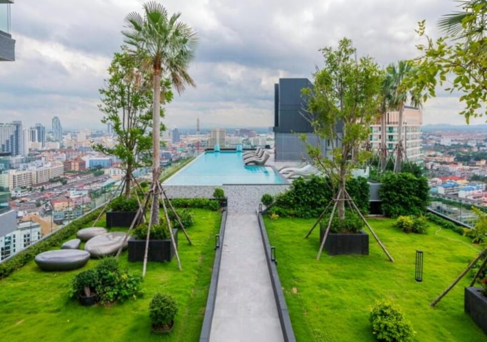 Day, Natural landscape, Garden, City view, Garden view, Swimming pool