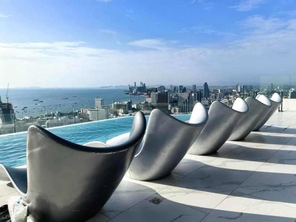 Day, Natural landscape, View (from property/room), Balcony/Terrace, Pool view, Sea view, Swimming pool, sunbed