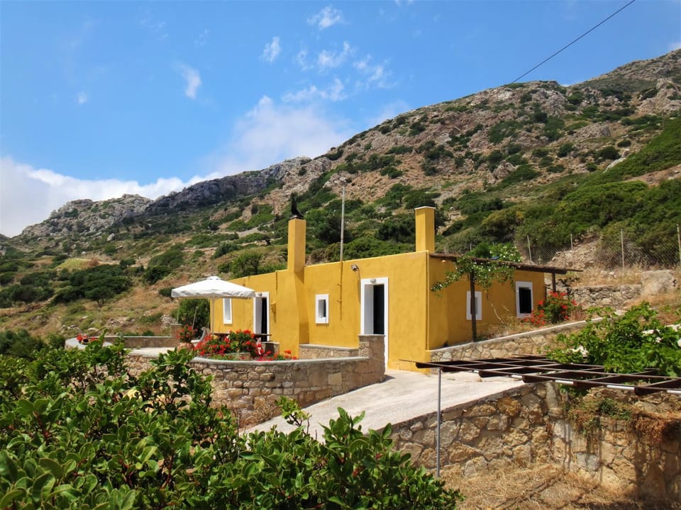 Property building, Day, Natural landscape, Landmark view, Mountain view