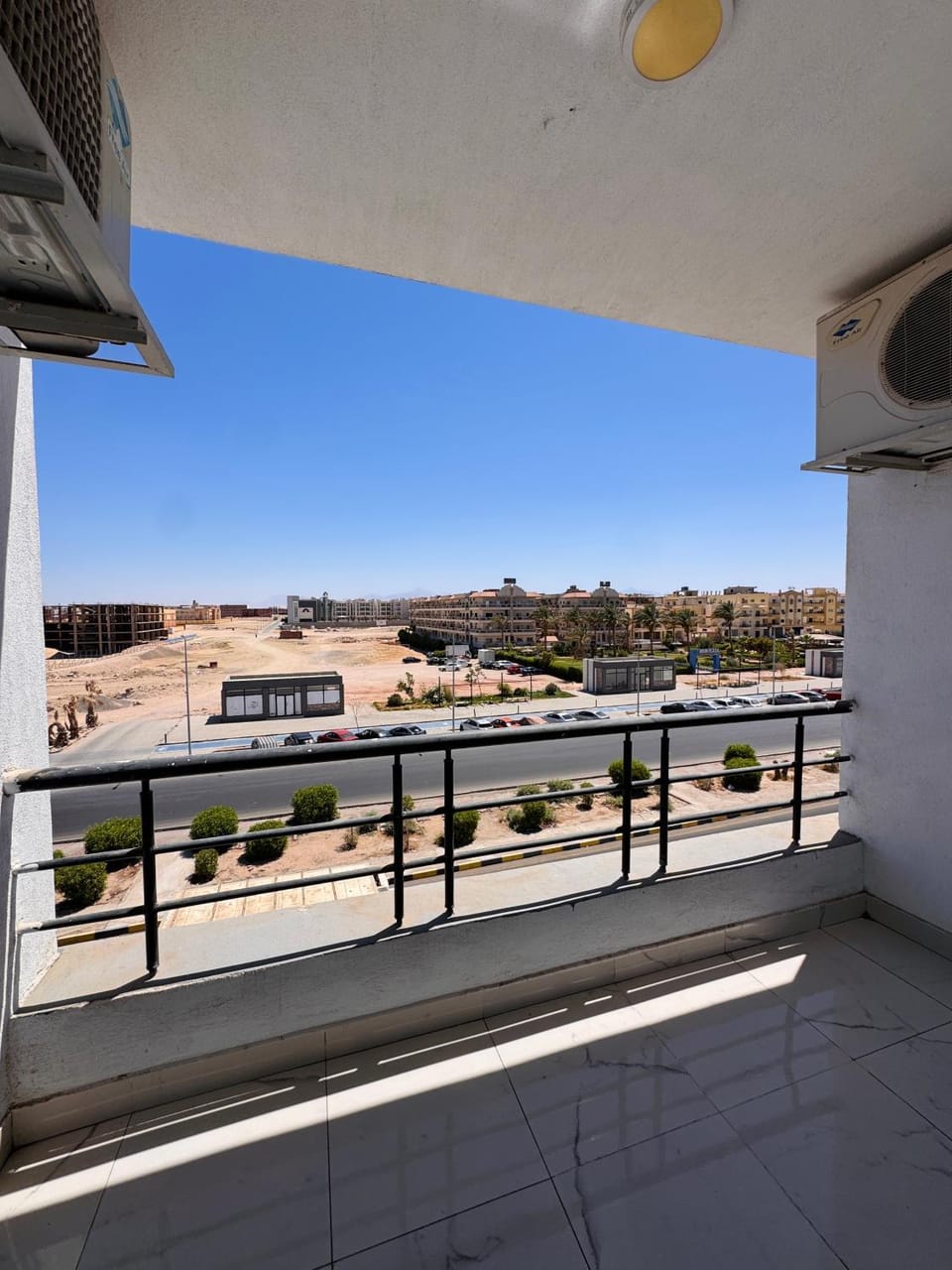 Property building, Day, Natural landscape, View (from property/room), Balcony/Terrace, Parking