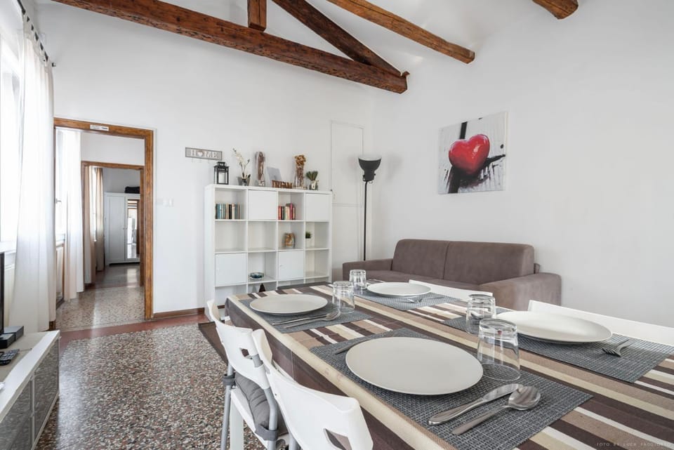 Ca' Giorgia Venice Apartment with Balcony Apartment in Venice