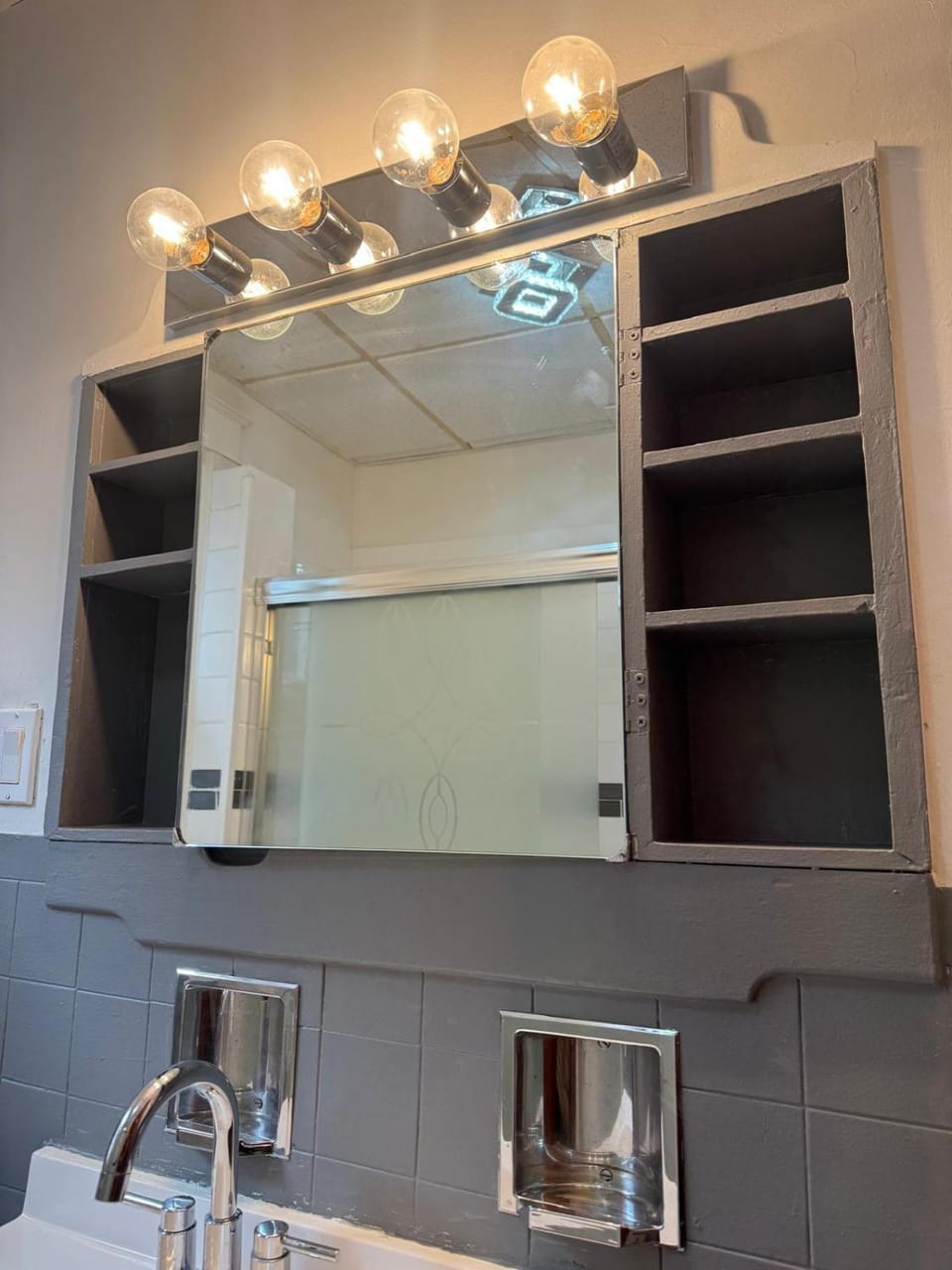 The Vintage Haven Apartment in Niagara Falls
