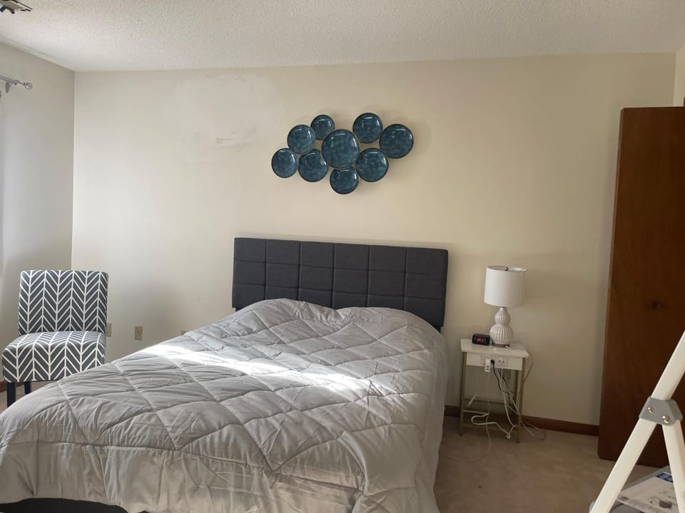 Modern Stays House in Coralville