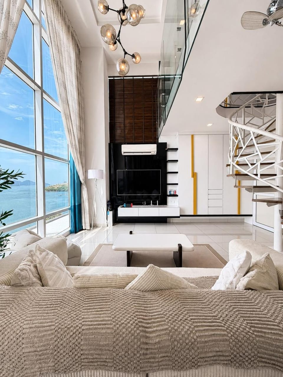 Living room, Sea view