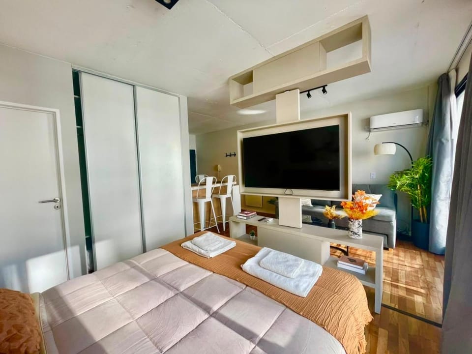Communal lounge/ TV room, Bed, TV and multimedia, Photo of the whole room, Dining area, Bedroom