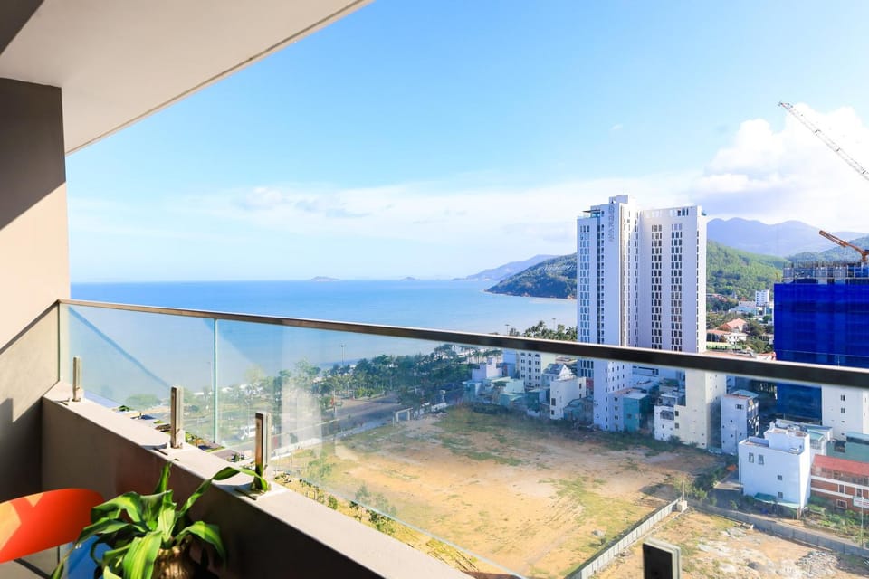 Day, Natural landscape, Balcony/Terrace, City view, Lake view, River view